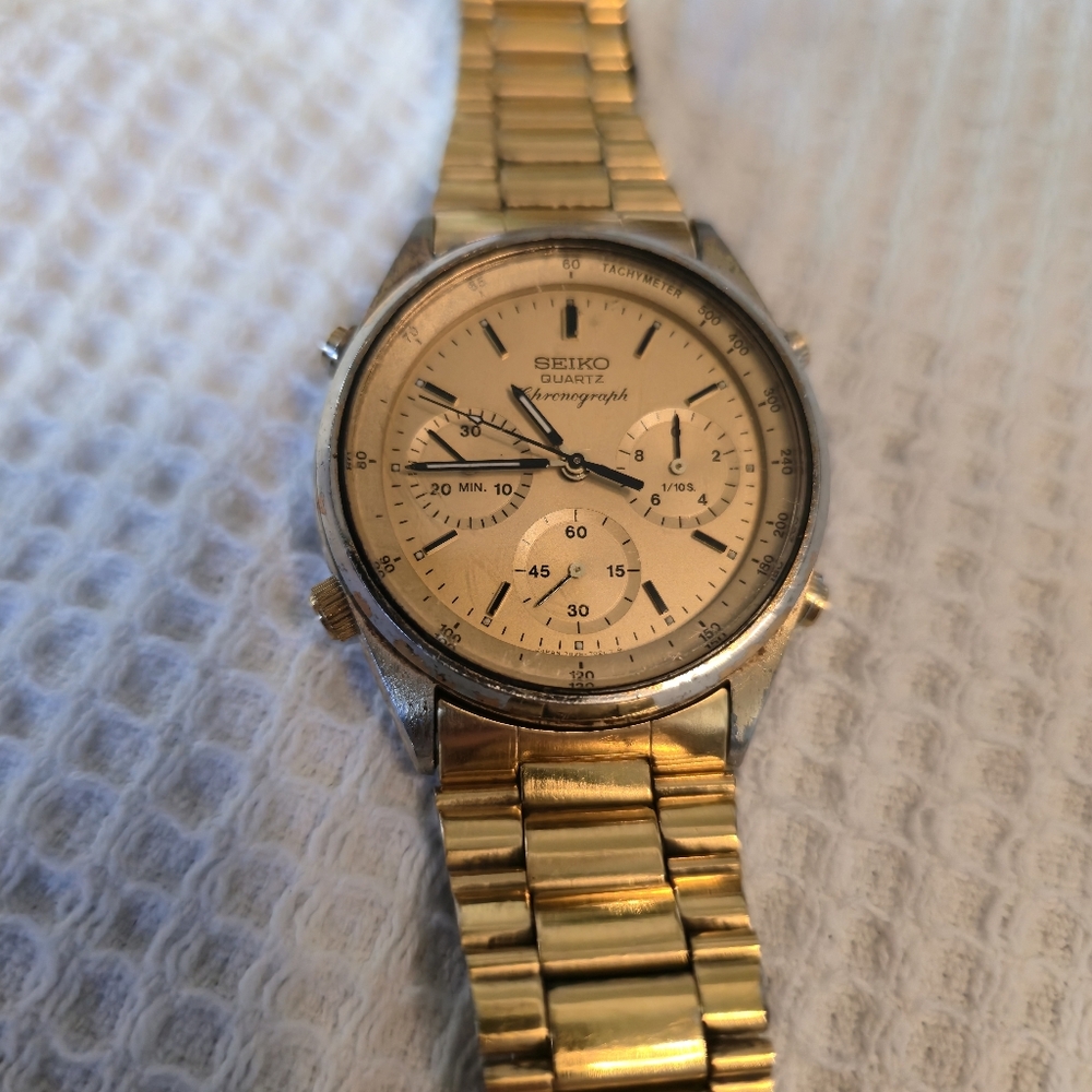 Rare Seiko Chronograph Watch Men Gold Dial 7A28-7020 Gold Case.